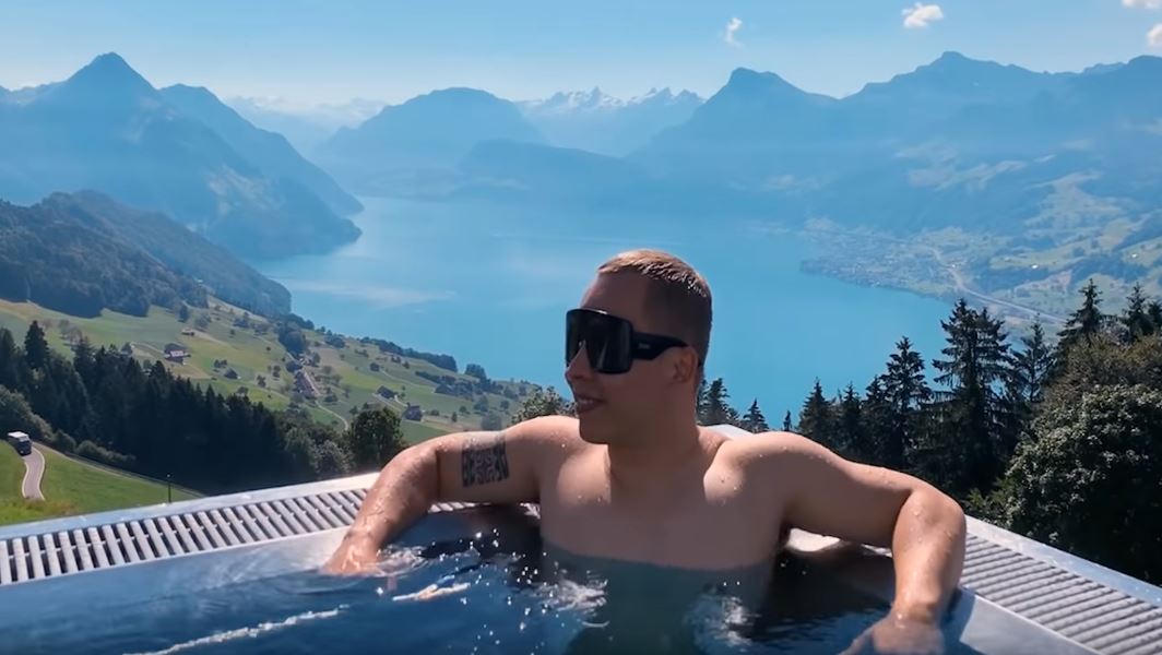Vũ Khắc Tiệp - đập hộp bể bơi đắt giá nhất thế giới ở Thụy Sĩ ( Switzerland)