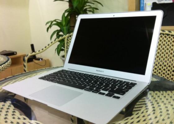 MacBook Air 2011 về Việt Nam giá 23 triệu đồng